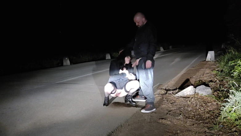 Toilet Mommy: Tato stará děvka miluje dělat na silnici