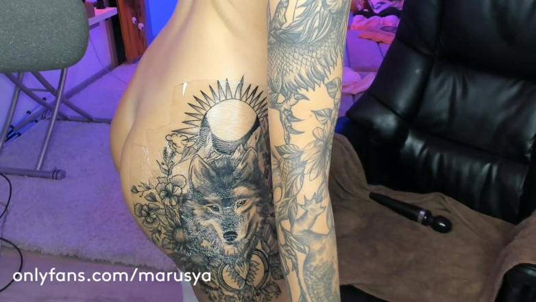 Marusya Hottest Ass: enorme giocattolo anale
