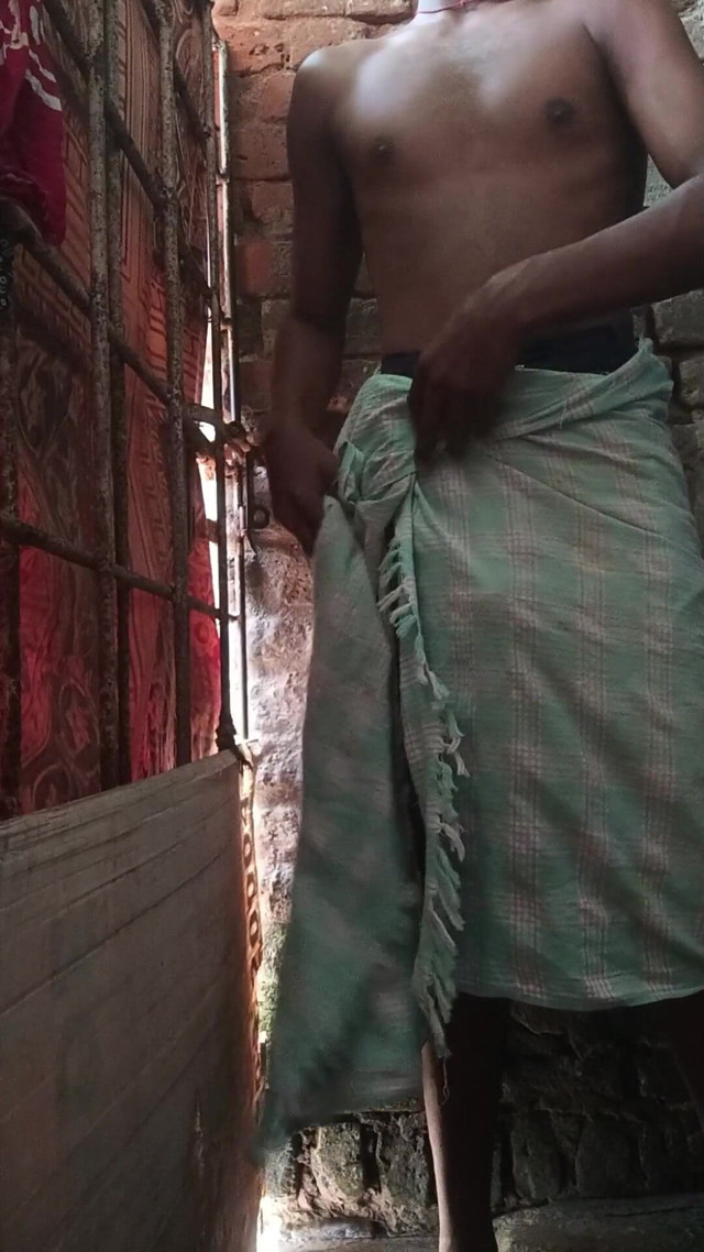 Indian Tamil Boy Ready to Bathing Video (Tamil boy)