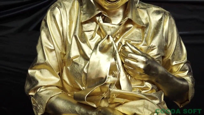 Cocoa Soft: Es wird eine goldene figur in der college-uniform