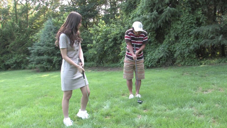 Outdoor Fucktivities: Golfové hřiště má jednu japonskou těsnou díru navíc