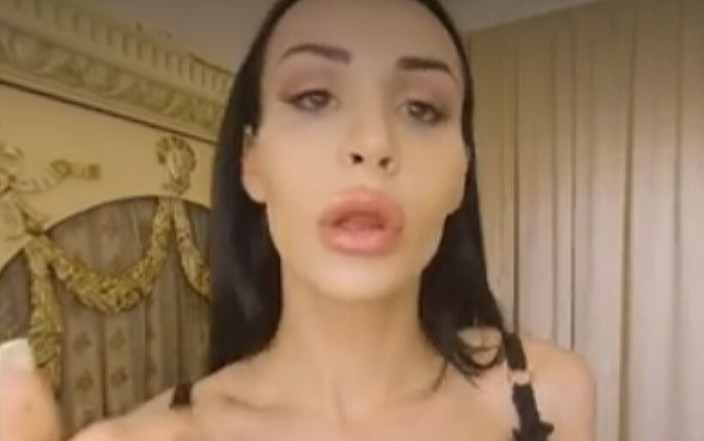 Virtual Real Trans: Kimber Lee - 热辣的舞蹈视频