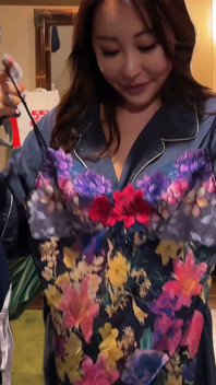 My Best Friend's Hot Japanese Mom Invites Me Over for an English Lesson to Cheat on Her Husband