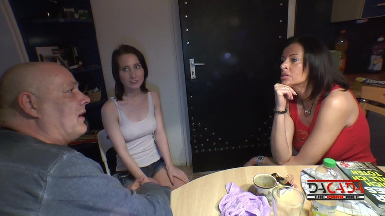 DaCada com: मेरे बेटे की प्रेमिका को बहकाना