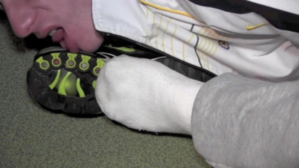 Sneaker gay: Sneaker submission French slut