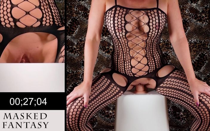 Masked Fantasy: Squat Fuck Challenge - Edycja bielizny z bodystockings bez krocza