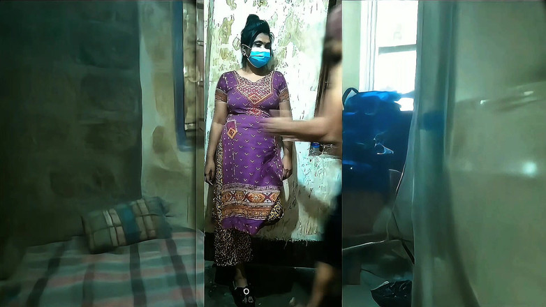 Romjan Khan: Vợ vú to tận hưởng với thợ điện