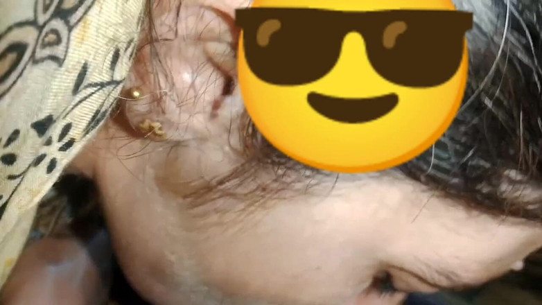 Jayjaker: Desi MYLF Kouření