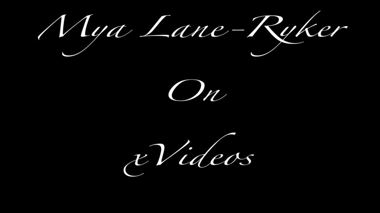 Mya Lane: เลียตูดในรถและเขาน้ําแตกสองครั้ง!