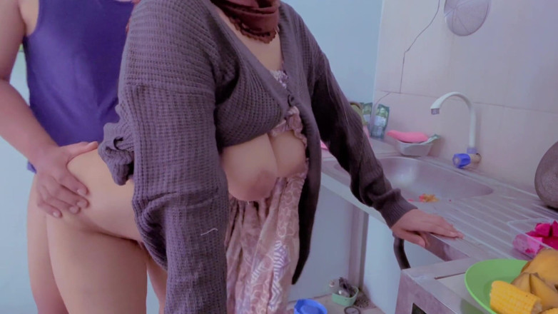 Nadalyne: Budhe Cooking Harassed by Naughty Stepbrother
