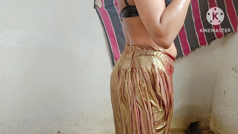 Ankurpriya000: Wie zieht sich bhabhi für ihre freundin an, voll heiße,...