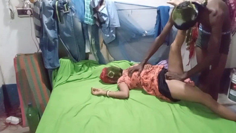 Bengaliauntykichut: Desi Hot Ass Sexy Village Women Romance