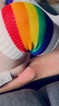 Saya sockjob abang tiri saya dengan stokin panjang
