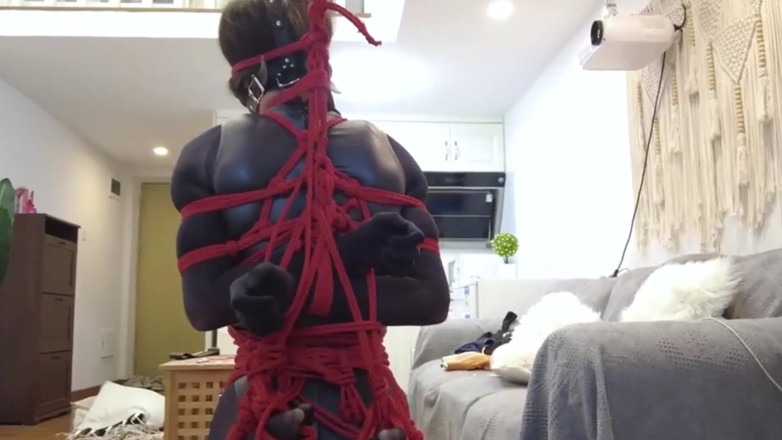 Aisan girl bondage: Mz09 - Orgazm wibracyjny całego ciała z pończochami i czerwonym sznurkiem