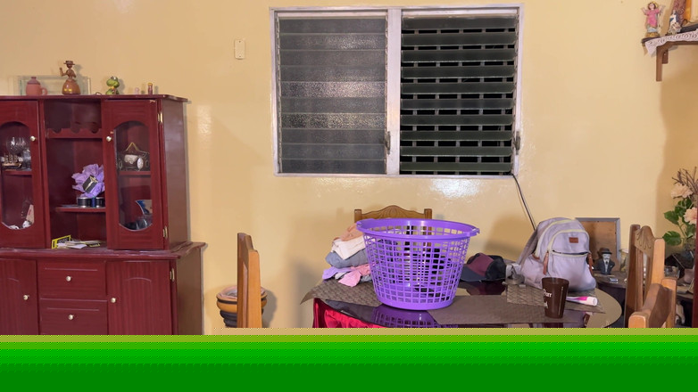 SugarPose: ジャスミン、カサンドラの不正行為を罰する