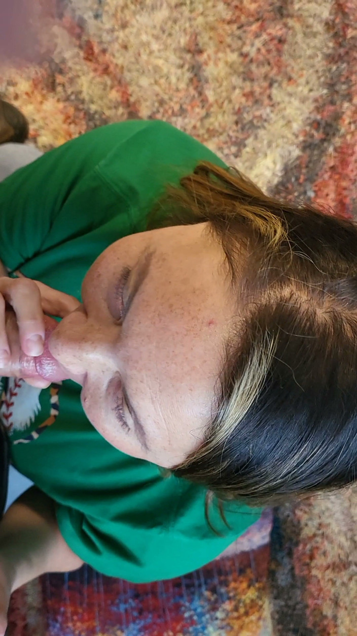 Biglefty10: Amazing Blowjob Makes Her Cum 4 Times and Me Once