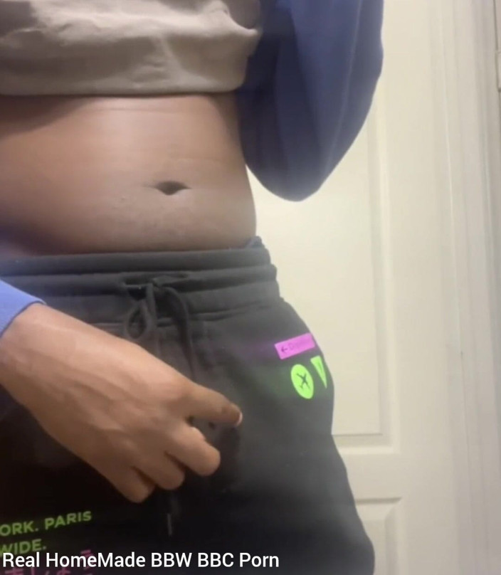 Big black cock BBCee: Striptiz rüzgar değirmenini yaparken yarağımı okşuyor