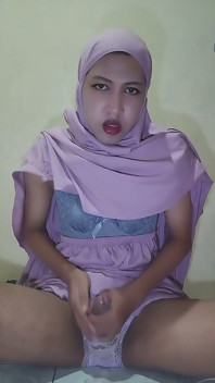 Muslimsk femboy behöver knulla