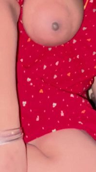 Mi esposa india caliente en sari rojo me sedujo para una cabalgata salvaje nocturna