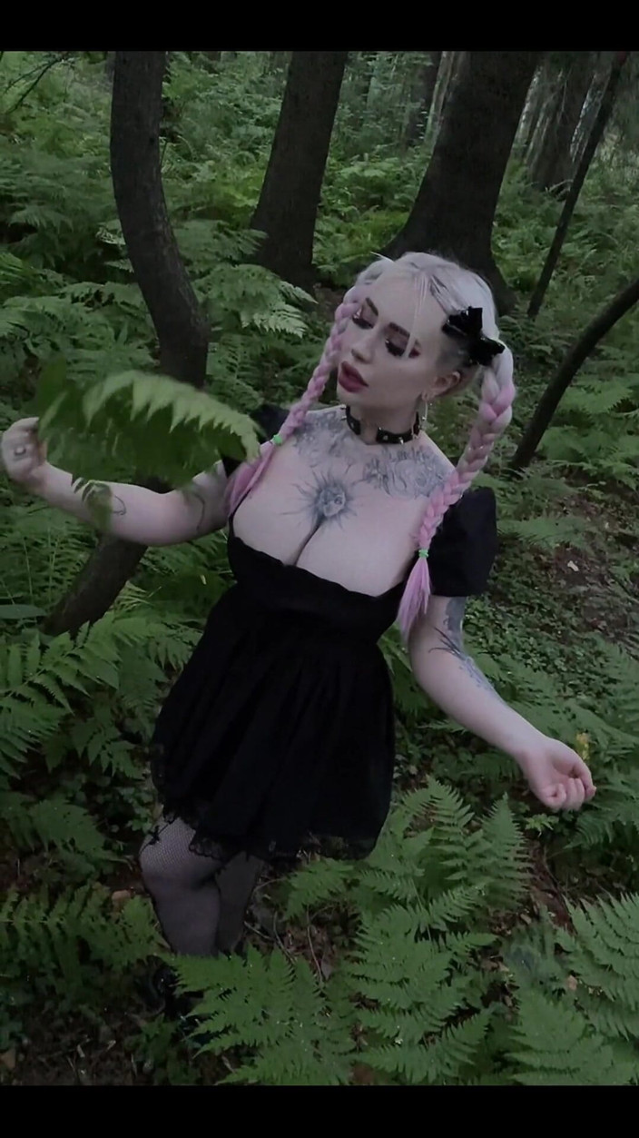 Peachgardens: The Forest Is My Salvation!