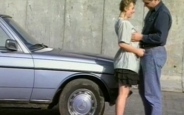 Busty German Sluts: Deze Duitse dame met grote tieten werd opgepikt en geneukt