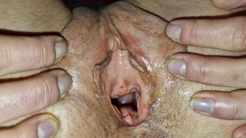 Nicky Brill: Wide Open Gaping Vagina in Studio