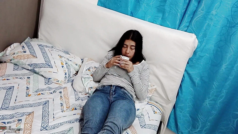 Vayolet: Возбужденная мачеха занимается вкусным оральным сексом - порно на испанском