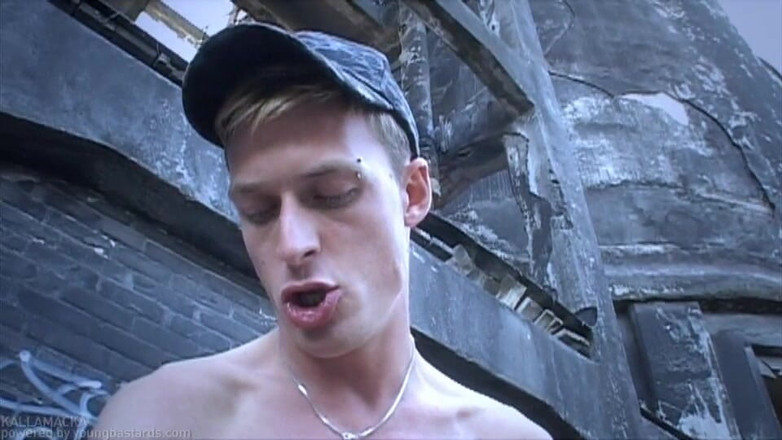 Young Bastards: Трах-сессия с двумя топами-гопницами
