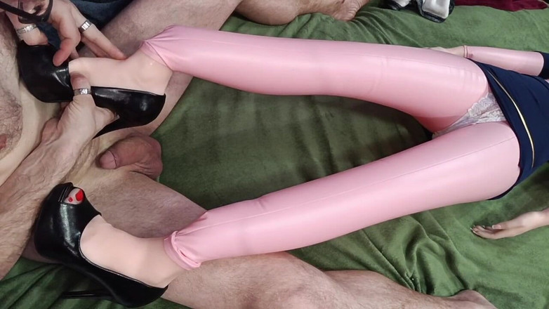 kickerscooter: Honění chodidly s červenými nehty