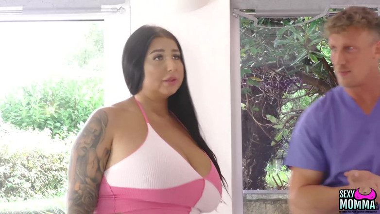 Sexy Momma XXX: Niki and Step Stepdaughter Maddison in a 3-way