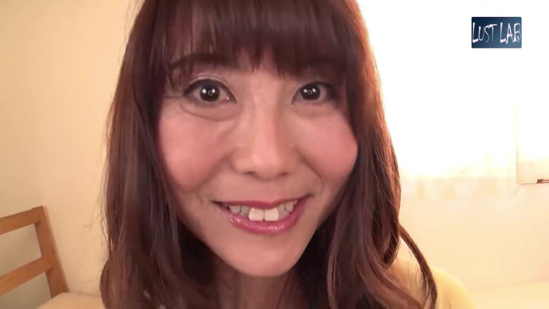 Lust lab: Mature Woman in Her Fifties - Awakening Her Large Sensitive Nipples...