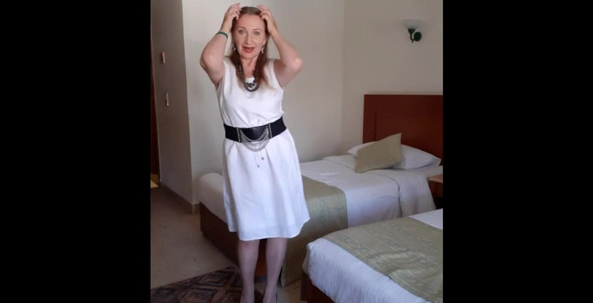 MariaOld: 踊り続けて服を脱ぐ