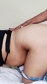 Stiefschwester im video-chat erwischt und ihren dicken arsch gefickt
