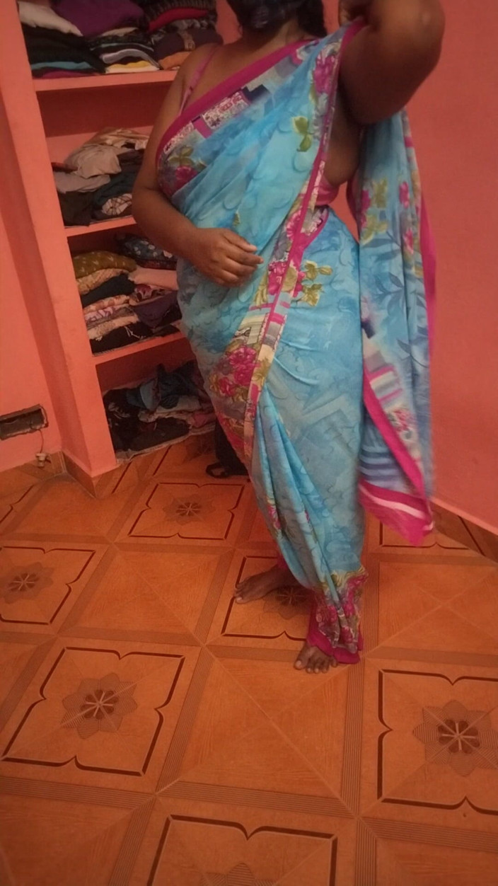 Priya aunty: 다음 촬영을 위해 입고 있는 Saree