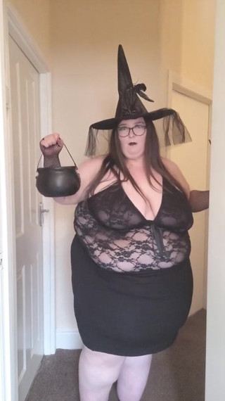 SSBBWLadyBrads: La gorda culona bruja