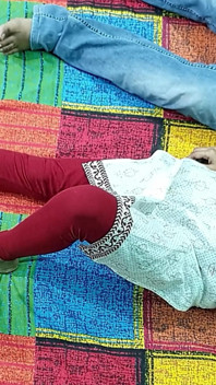 Desi Girl Priya Stepsisコンピレーション(ヒンディー語オーディオ付き)