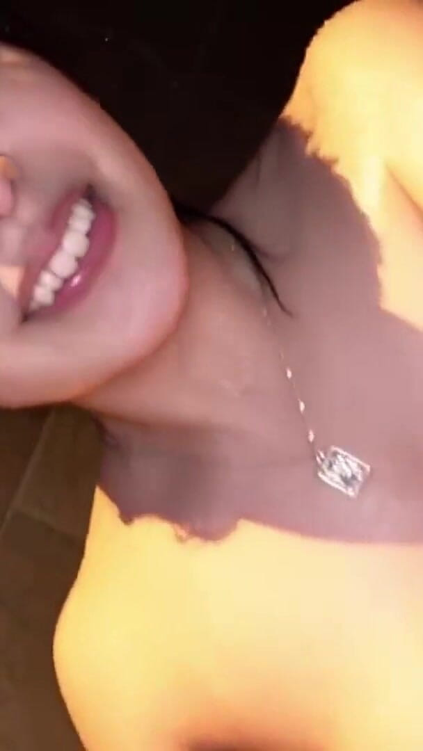 Juicy Bounce JAV Club: Agățări nonstop la piscină capitolul 1