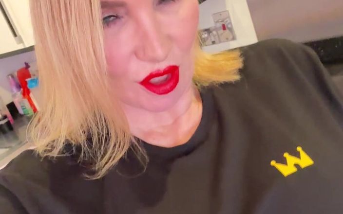 Sophie James: Terima kasih Faphouse untuk kaosnya