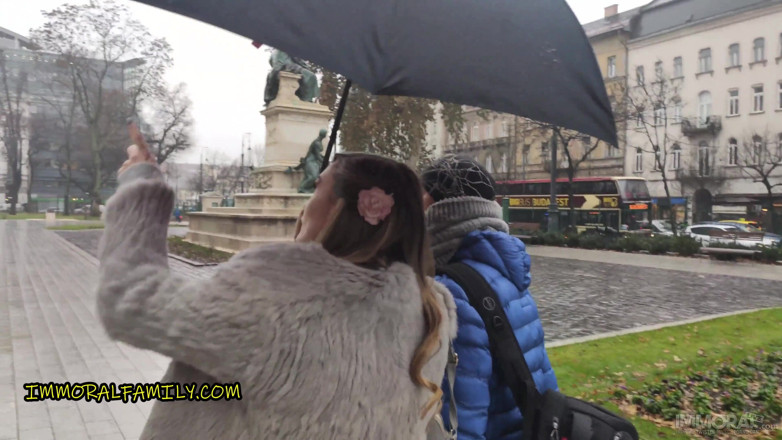 Immoral Family: Bratty British babe goes to the history museum with her...