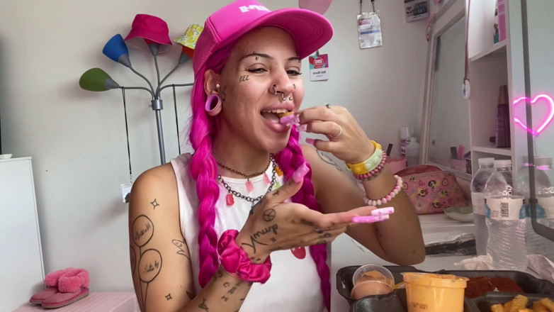 Nali Marie: Spicy Food Mukbang Overeating Facestuffing Petite Girl Eating Hot Food...