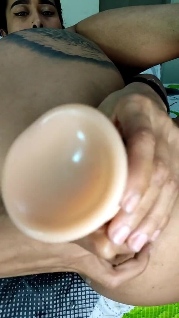 Brunette_sexy93: mujhe apni choot ke saath khelna aur ise tab tak...