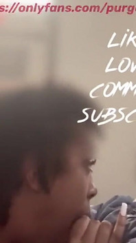 Sie weckte mich auf und lutschte meinen schwanz