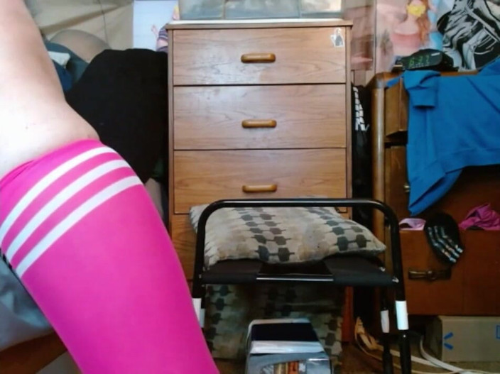 CosmicJones88: Grasso stupido sissy maiale scopa il culo con paste da...