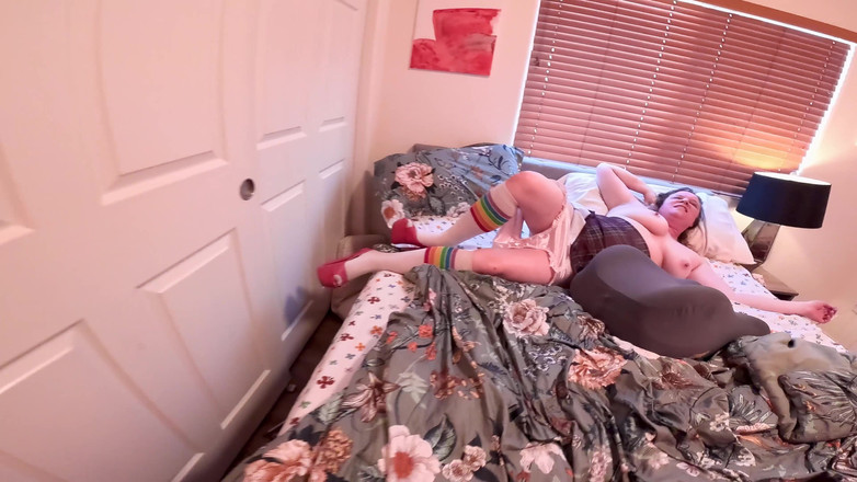 Erin Electra: 내 이복 여동생의 털이 무성한 레즈 보지 따먹기