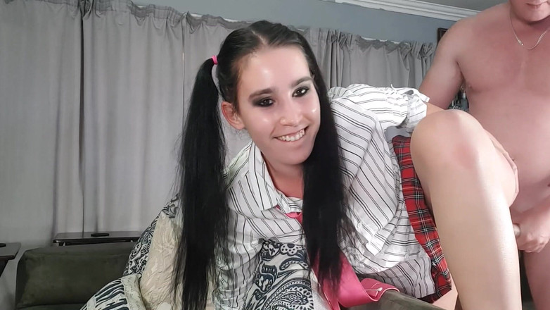 domslutfucker: Menyetubuhi putri tiri di pantatnya sebelum dia keluar, crot di...