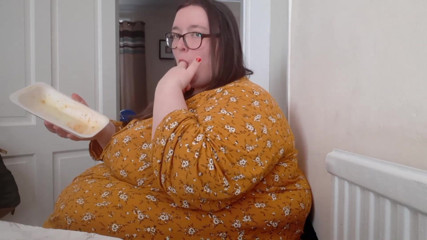 SSBBWLadyBrads: BBW SSBBW stuffing belly fish and chips