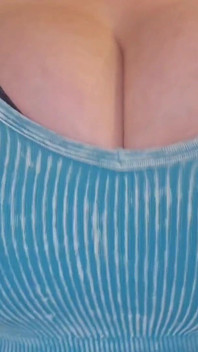 Goon to Stepmommy's Cleavage