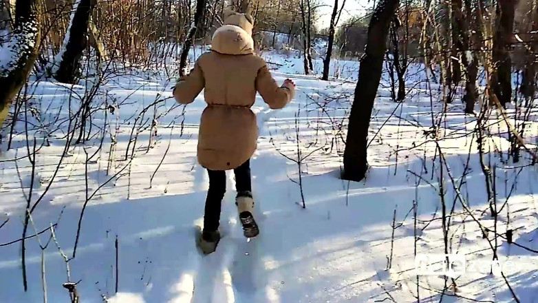 Datezone: Минет прошлой зимой на улице в любительском видео