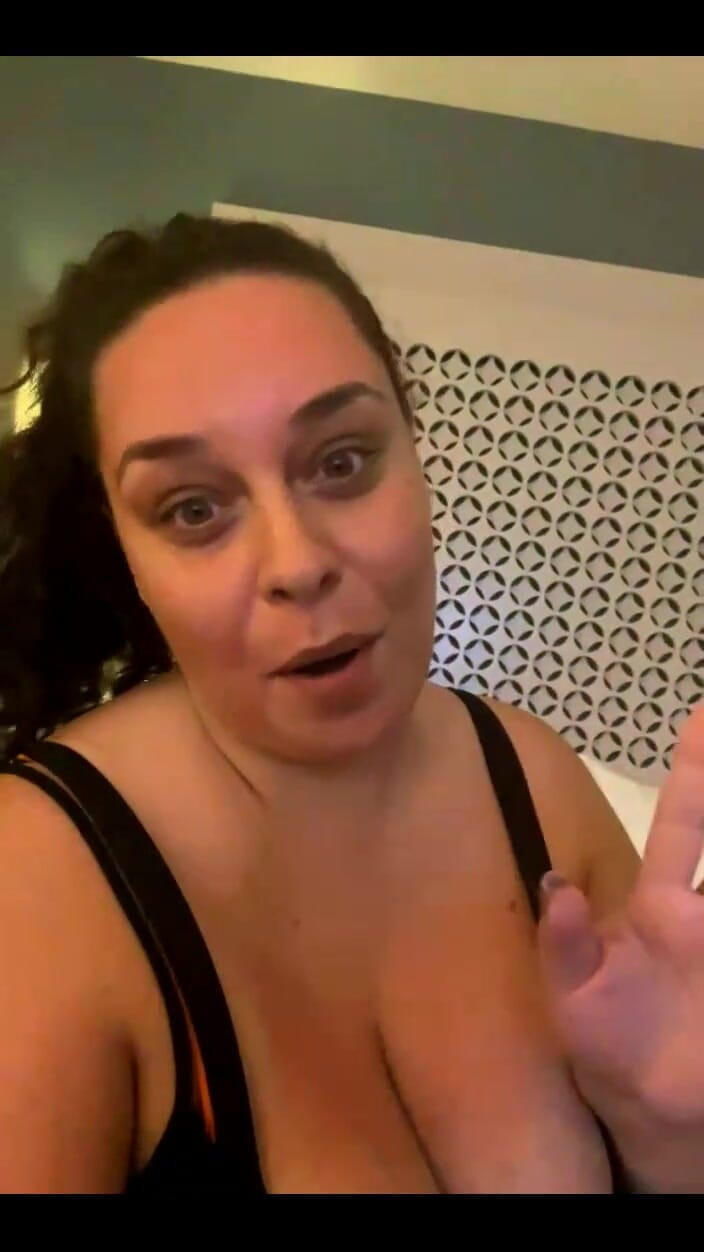 Anastasia Lux: 오늘 발정난 사람