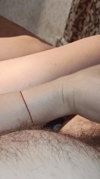 Madrasta seduz enteado com sua buceta, masturbando e mão na porra